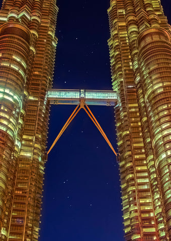 STAR 101 - Scorpion in city